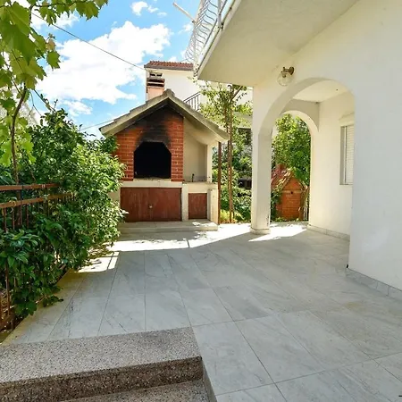 With Parking Space Mavarstica, Ciovo - 8685 דירה