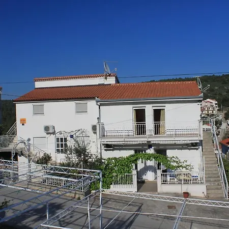 Apartment With A Parking Space Mavarstica, Ciovo - 8685
